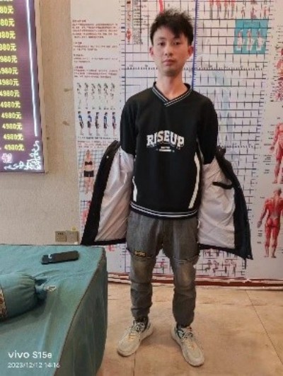 任向苗徒手中医显奇妙