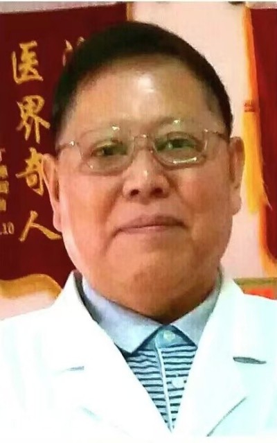 枝垂树老花香远——记身残志坚的退休院长贾谷良