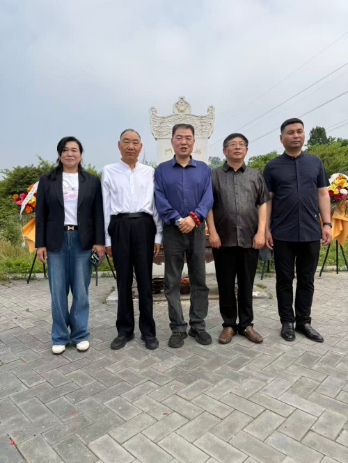 薪火不熄忆宗师，易脉绵延寄哀思