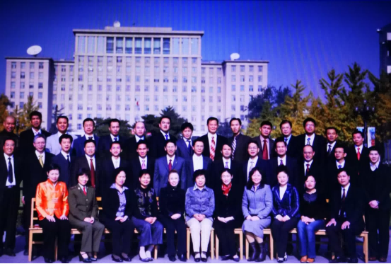 星火映心，文道破局——传播心理学与东方人文哲学双维深度剖解刘蔓榕《跳跃的火花》现象级传播范式