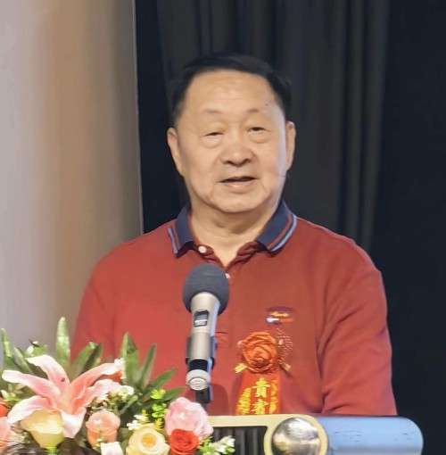 笔墨抒怀 礼赞七一---记老党员曾建国的文艺初心