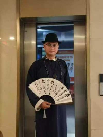 《压倒严哥的最后一根稻草》
