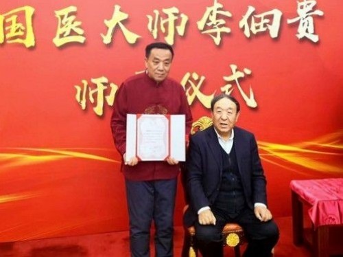 闻树忠：把中秋的月光，熬成给患者的“暖心药