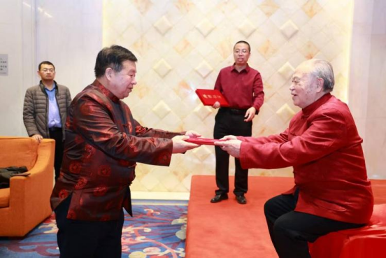庆中秋迎国庆：三百年于氏中医于生志薪火传 共筑国民脾胃健康防线