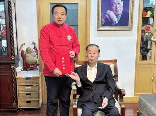 仁心济世承岐黄 月满杏林暖人间—     国医大师闻树忠的中秋情怀